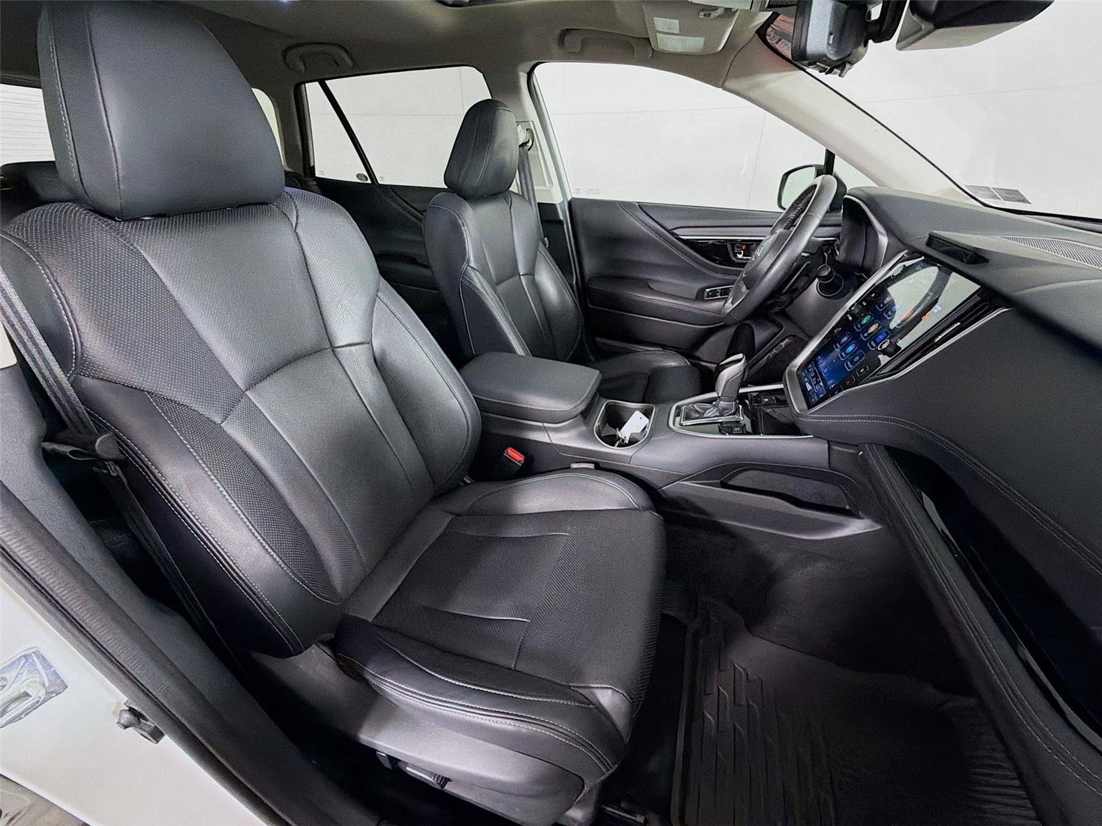 Used 2023 Subaru Outback Touring XT AWD/4WD image 31