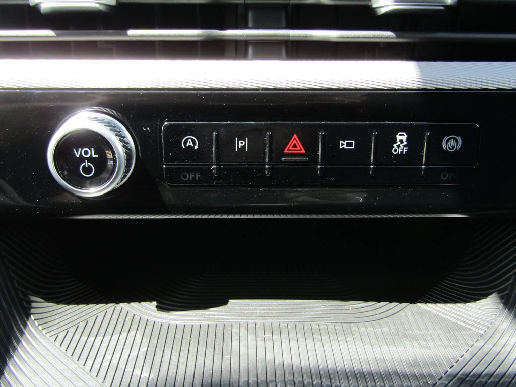 New 2026 Ford Explorer Active w/ Active Comfort Package AWD/4WD image 18