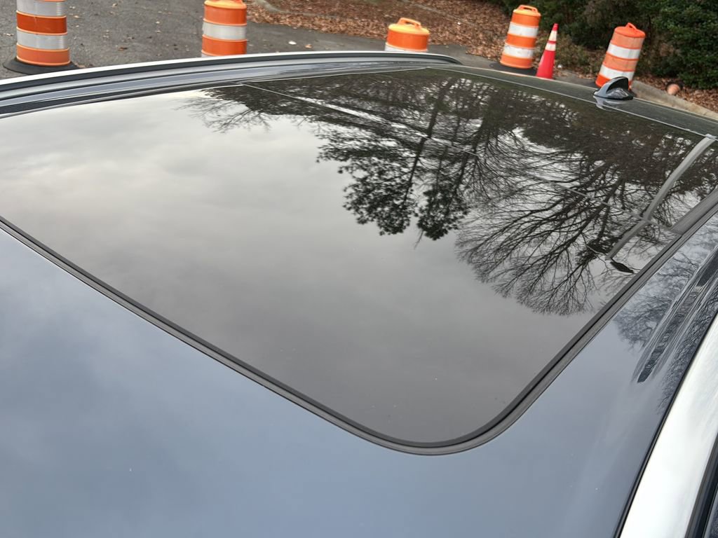 Used 2021 Volvo XC60 T5 Momentum w/ Premium Package image 15