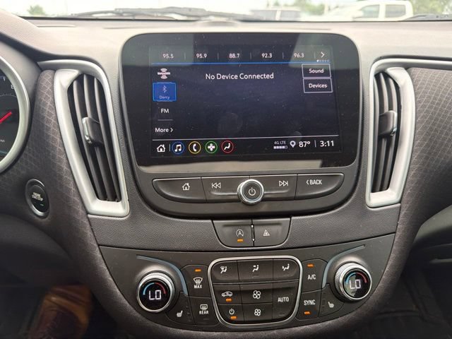 Used 2023 Chevrolet Malibu LT FWD image 14