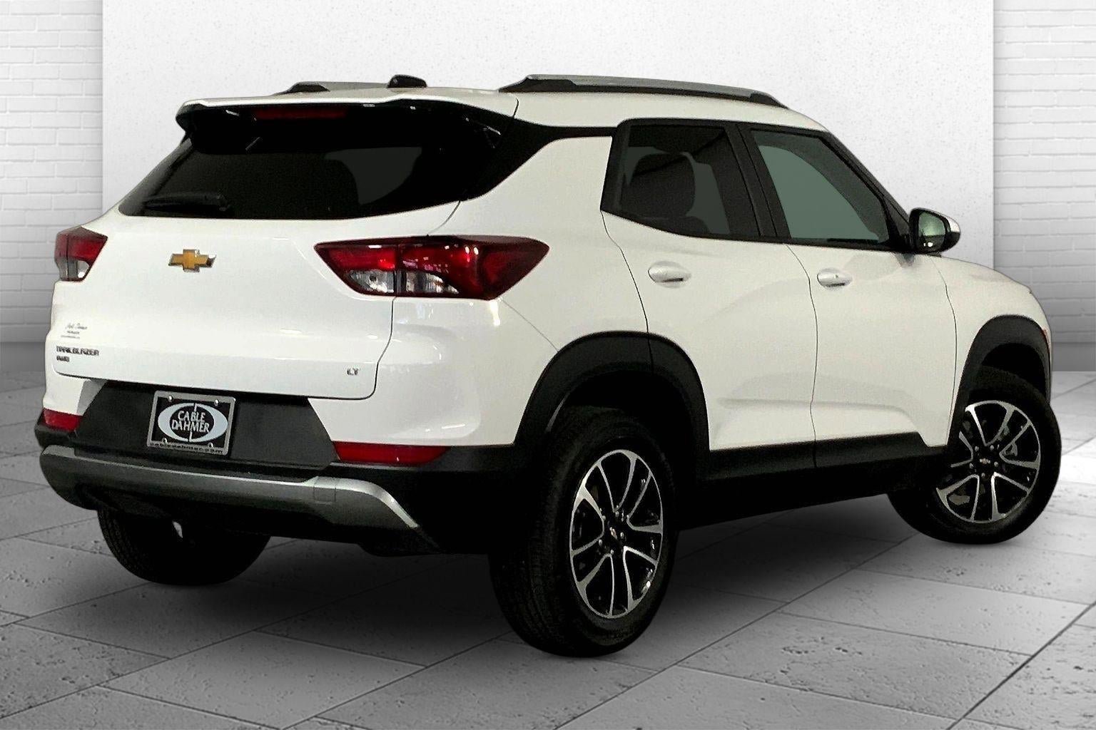 Used 2025 Chevrolet TrailBlazer LT AWD/4WD image 13