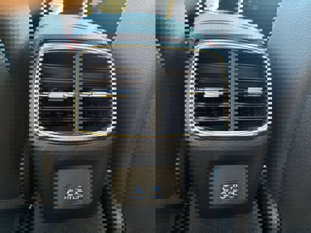 Used 2024 Genesis G70 2.5T w/ Sport Prestige Package image 26