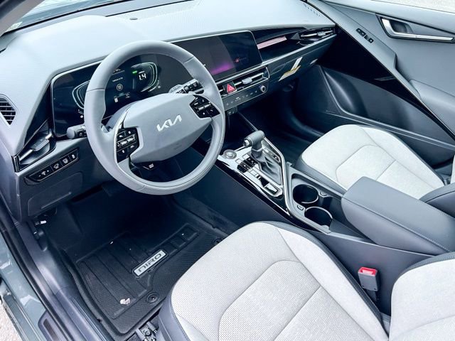 New 2025 Kia Niro SX image 9