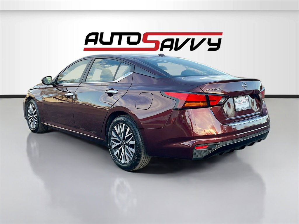 Used 2024 Nissan Altima 2.5 SV image 5