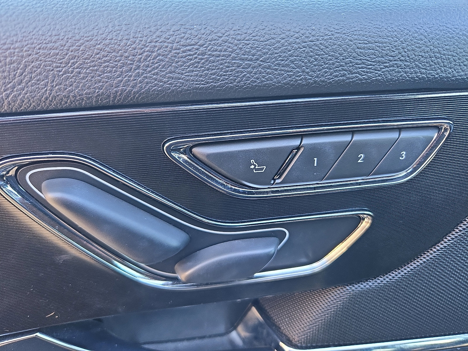 Used 2022 Lincoln Corsair Reserve w/ Luxury Package image 9