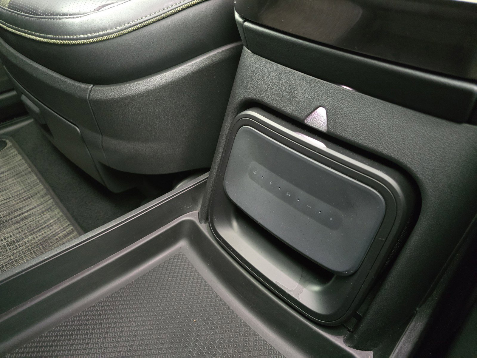 Used 2024 Rivian R1S Adventure AWD/4WD image 33