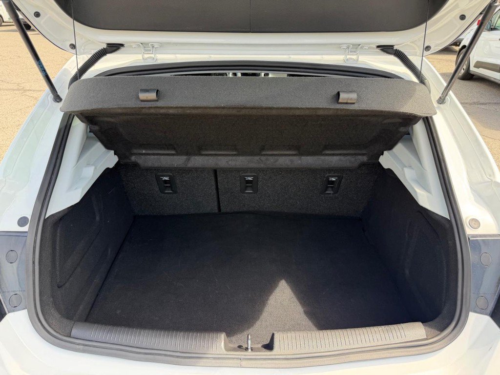 Used 2019 Chevrolet Cruze LT w/ Convenience Package FWD image 41
