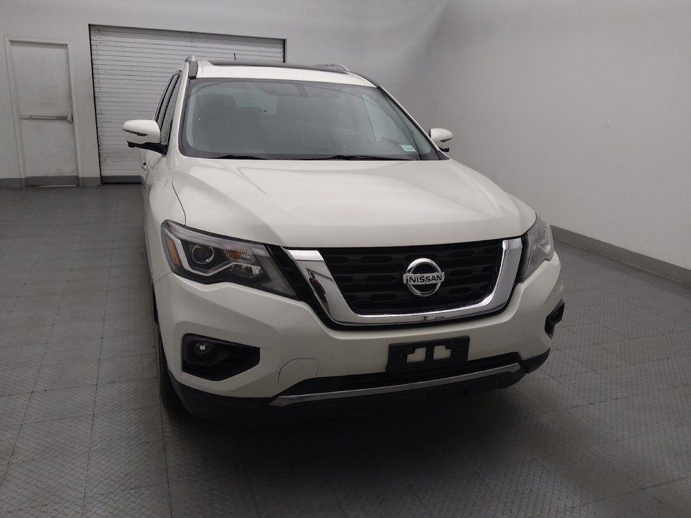 Used 2017 Nissan Pathfinder Platinum w/ Family Entertainment Package AWD/4WD image 14