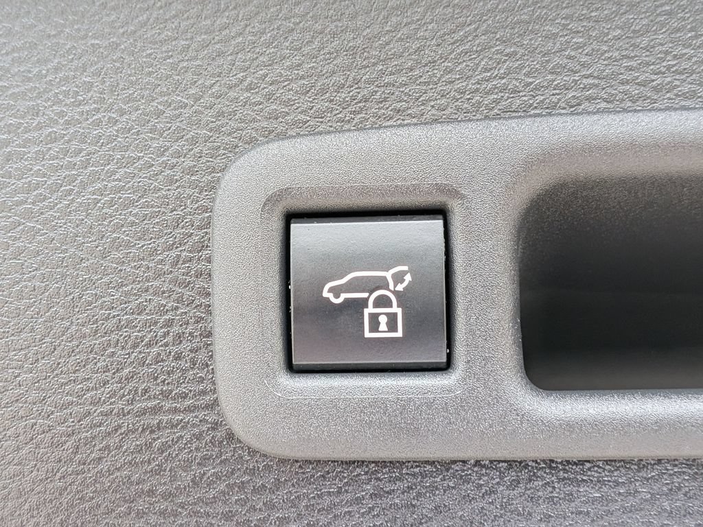 Used 2026 Toyota Sienna XLE FWD image 34