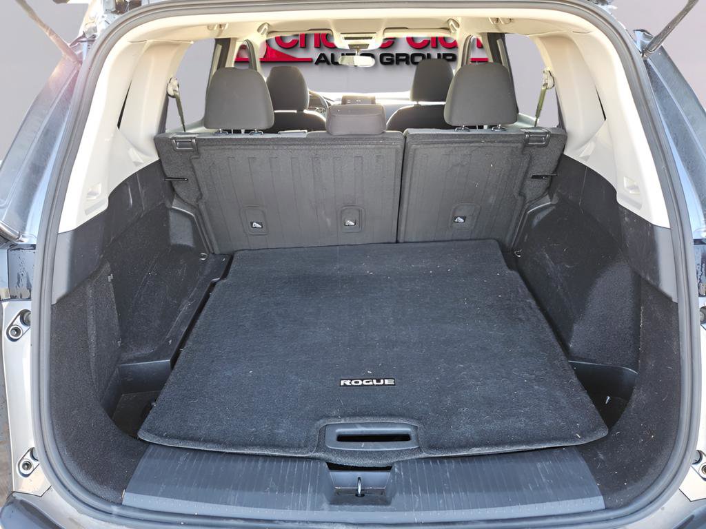 Used 2023 Nissan Rogue SV FWD image 17