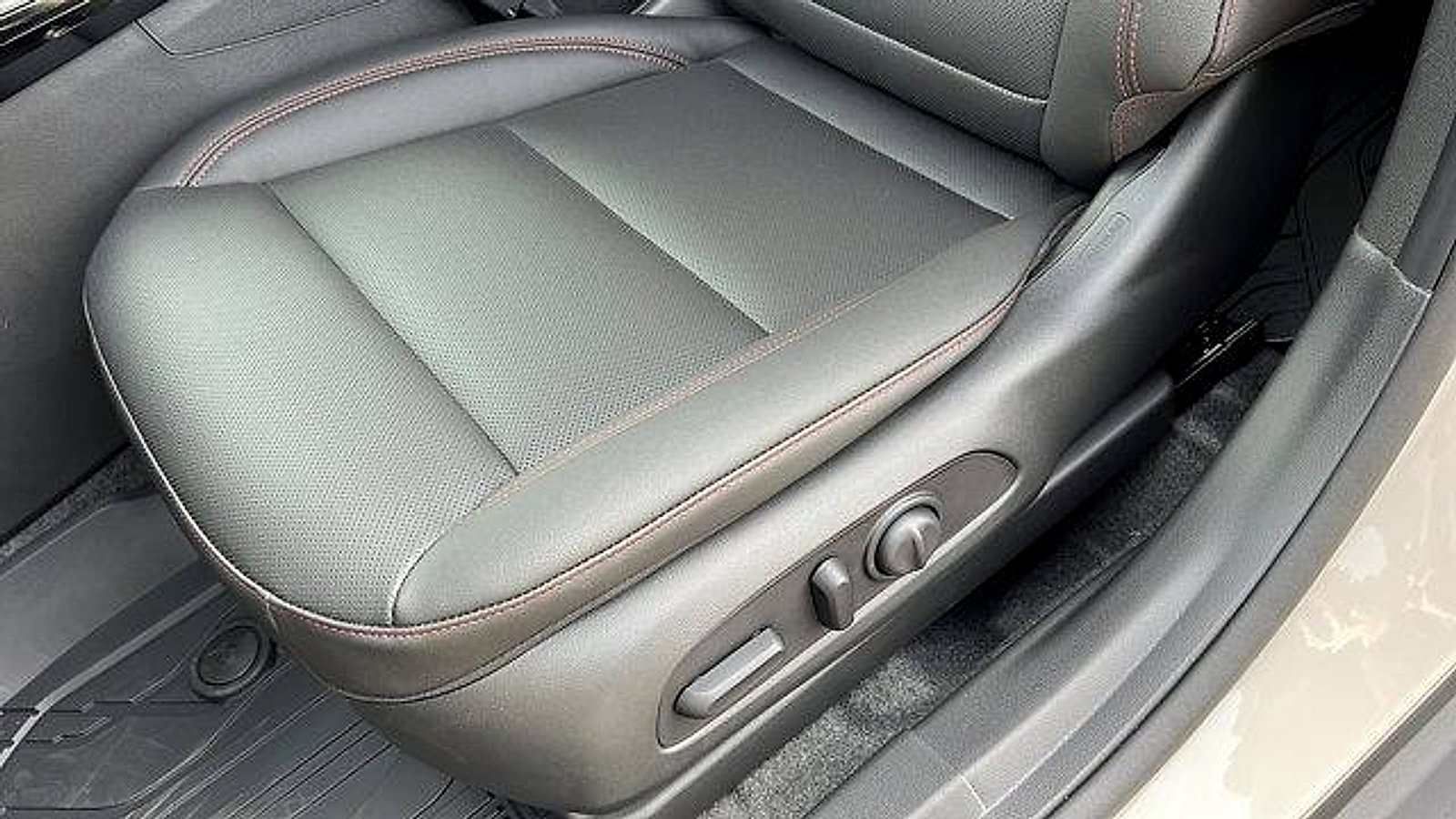 New 2026 Chevrolet Trax RS w/ Driver Confidence Package image 16