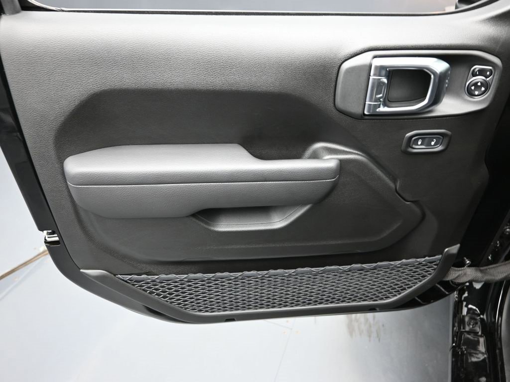 New 2025 Jeep Gladiator Sport image 9