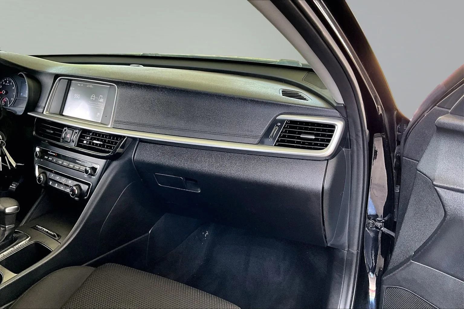 Used 2020 Kia Optima LX FWD image 23