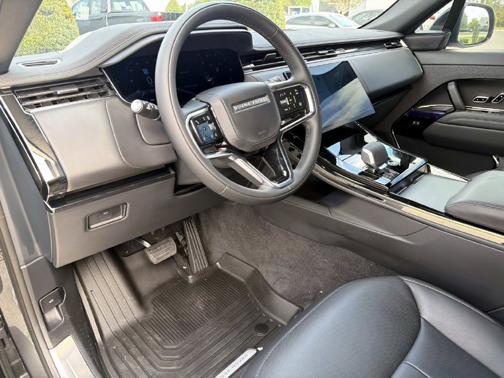 Used 2026 Land Rover Range Rover Sport SE AWD/4WD image 19