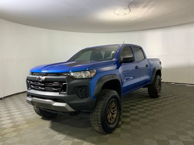Used 2023 Chevrolet Colorado Trail Boss w/ Advanced Trailering Package AWD/4WD image 3
