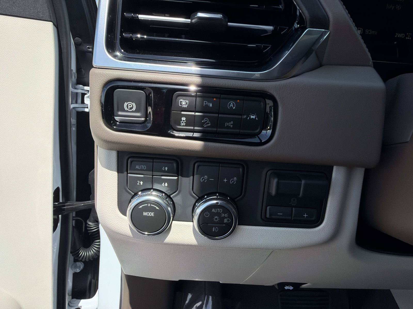 New 2026 GMC Yukon XL Denali w/ Denali Reserve Package AWD/4WD image 31