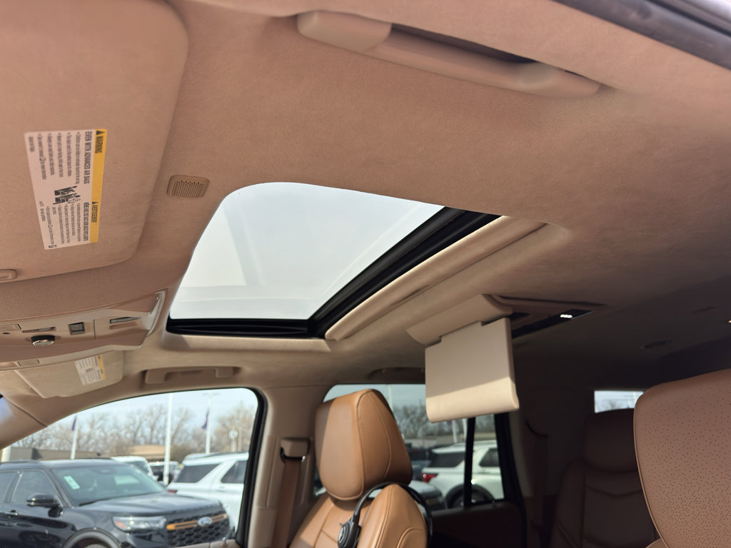 Used 2016 Cadillac Escalade Platinum image 27