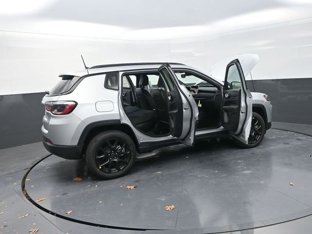 New 2026 Jeep Compass Latitude AWD/4WD image 36