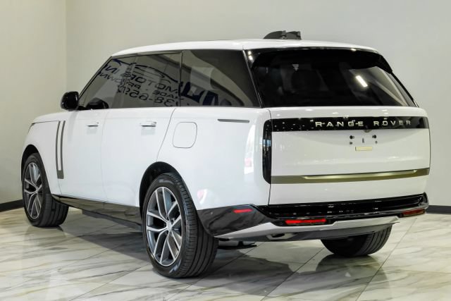 Used 2025 Land Rover Range Rover SE AWD/4WD image 14