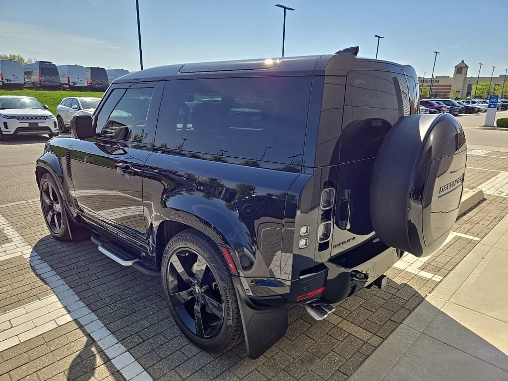 Certified 2024 Land Rover Defender 90 V8 AWD/4WD image 7