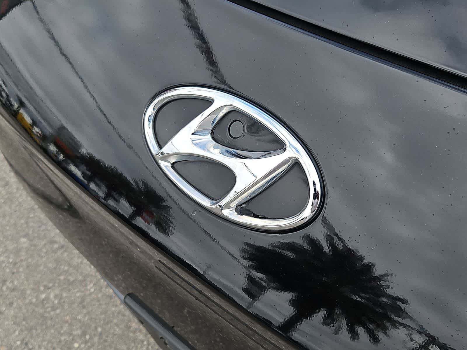 Used 2023 Hyundai Kona SE FWD image 12