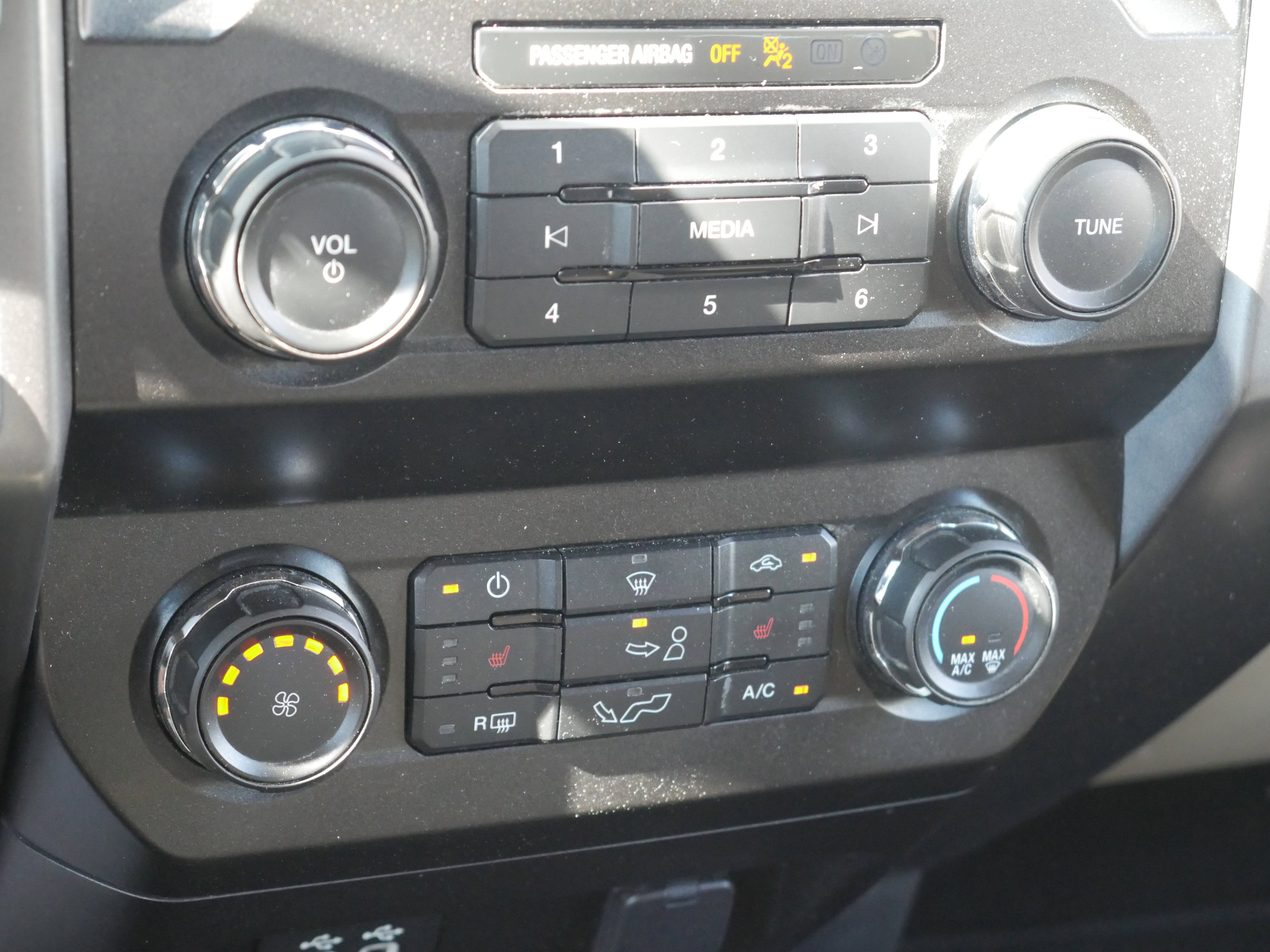 Used 2019 Ford F150 XLT w/ Equipment Group 302A Luxury AWD/4WD image 14