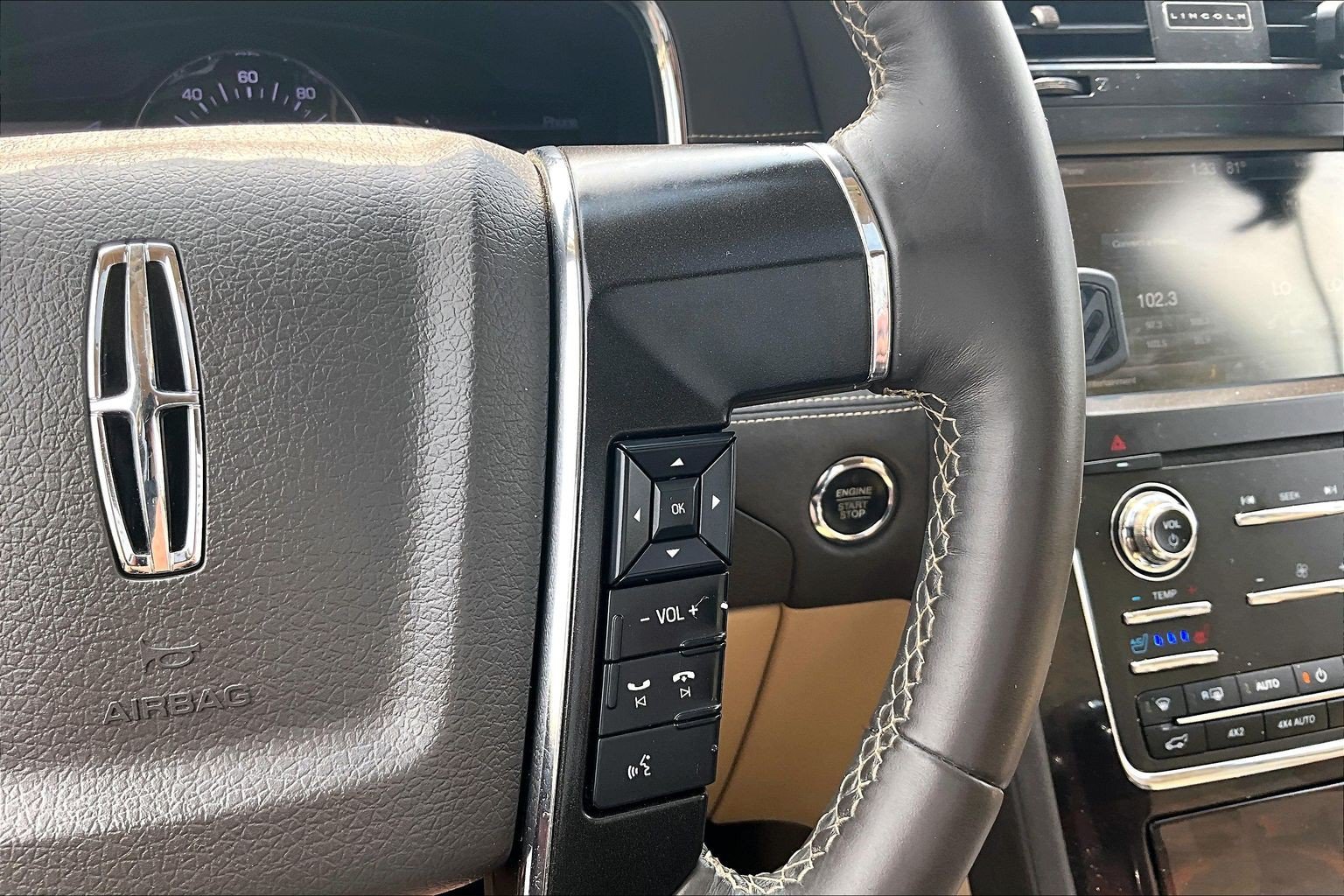 Used 2015 Lincoln Navigator 4WD w/ Equipment Group 101A Reserve image 24