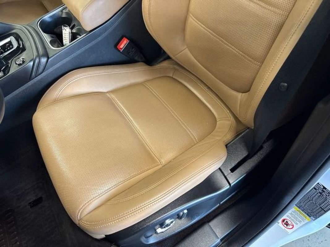 Used 2021 Jaguar E-PACE SE image 22