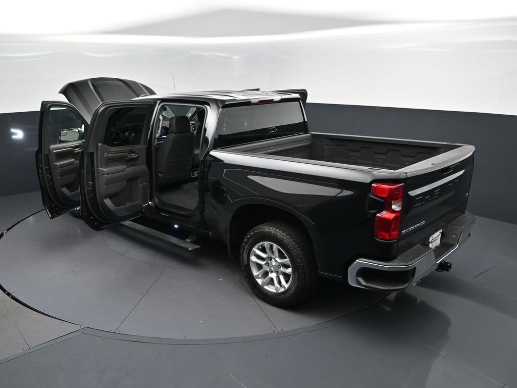 Used 2024 Chevrolet Silverado 1500 LT AWD/4WD image 2