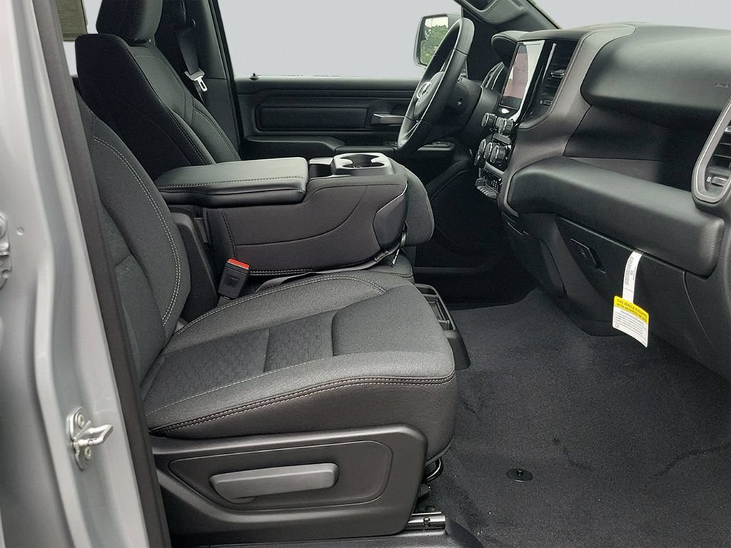 New 2026 RAM 1500 Express AWD/4WD image 24