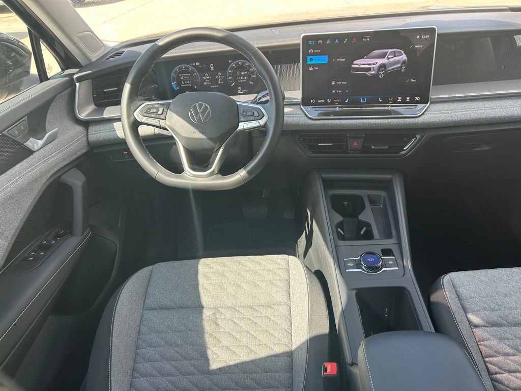 Certified 2025 Volkswagen Tiguan S image 9