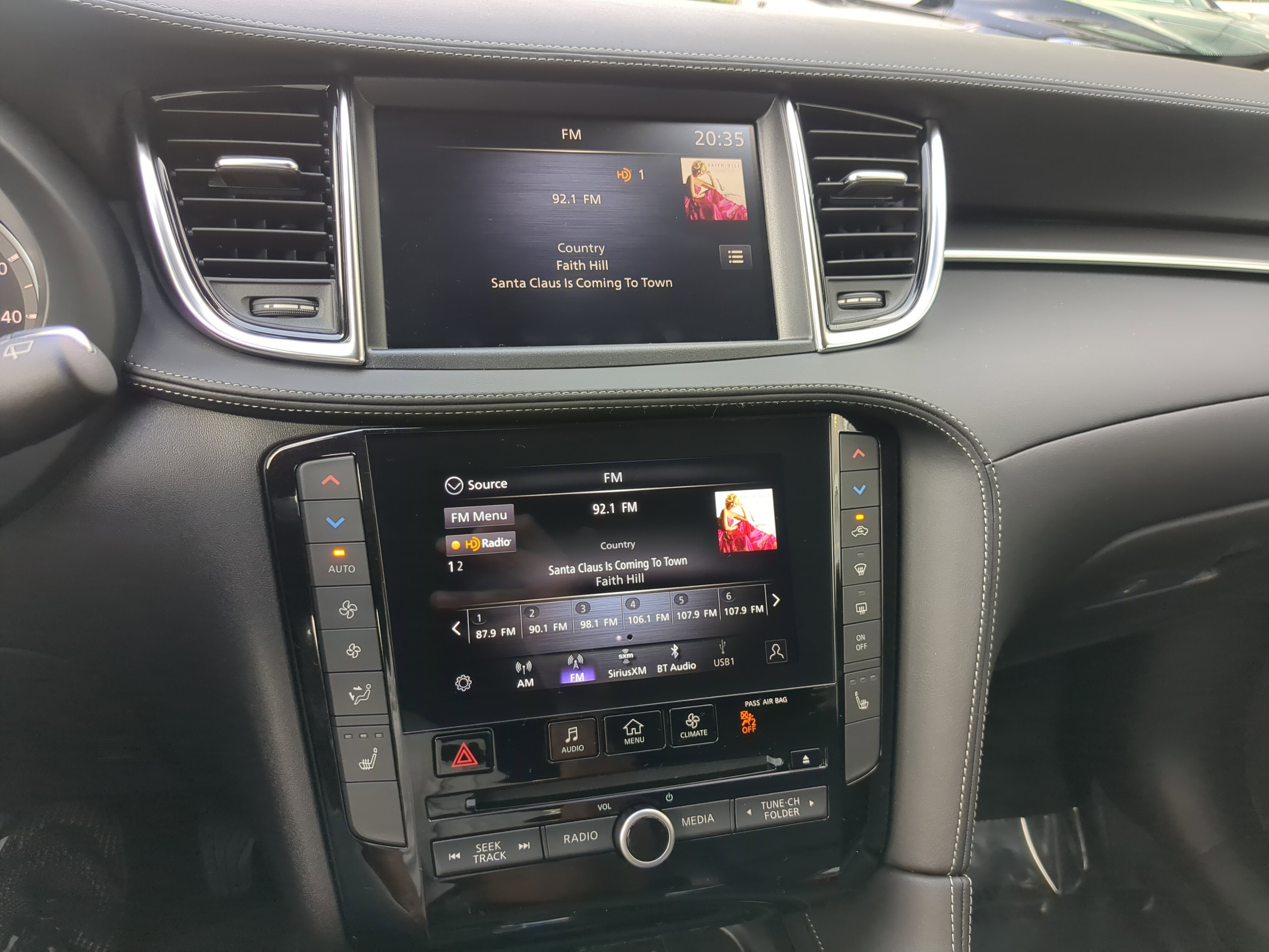 New 2025 INFINITI QX50 Luxe image 24