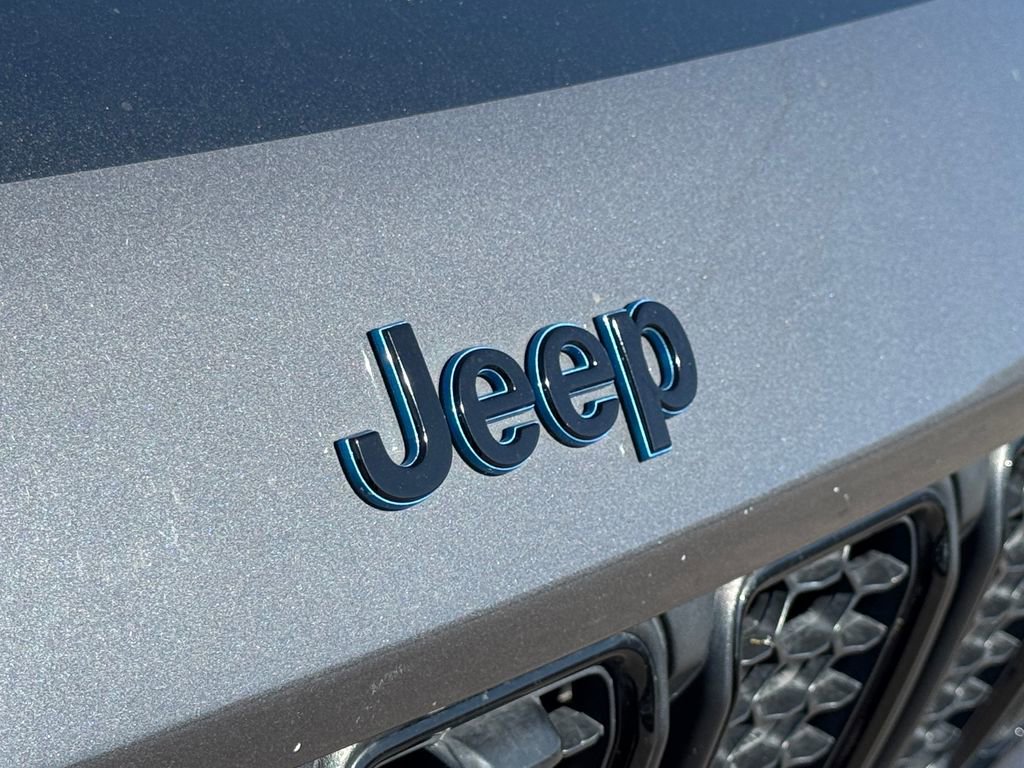 Certified 2022 Jeep Grand Cherokee Trailhawk w/ Luxury Tech Group III AWD/4WD image 17