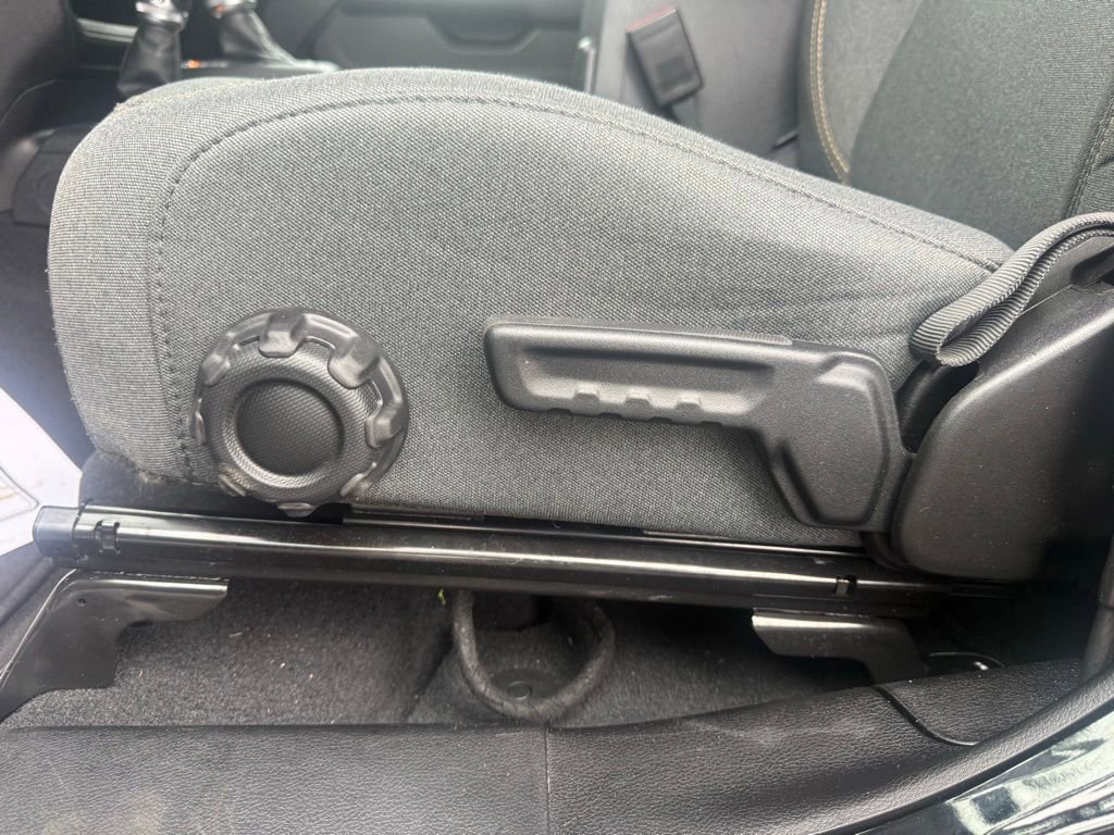 Used 2025 Jeep Wrangler Unlimited Sahara image 11