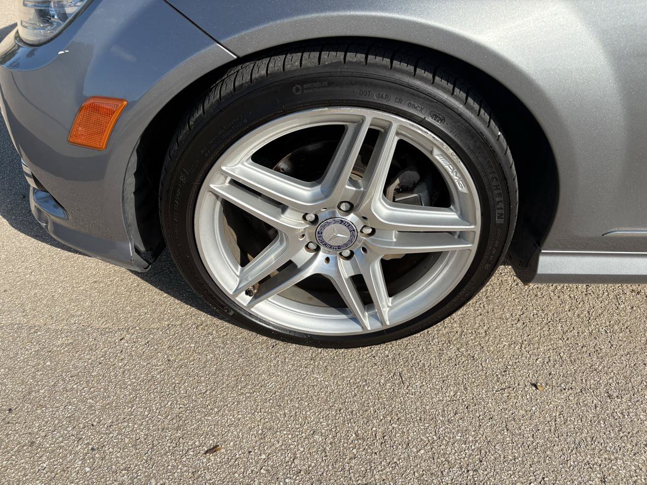 Used 2010 Mercedes-Benz C 300 Sedan image 4