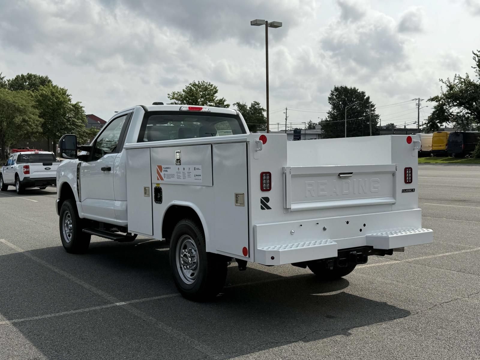 New 2025 Ford F250 XL w/ XL Chrome Package AWD/4WD image 4