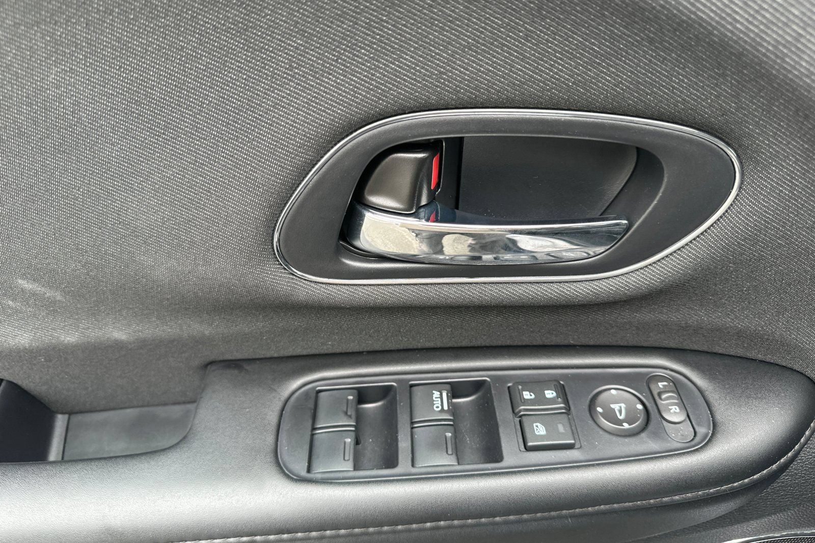 Used 2022 Honda HR-V EX image 11