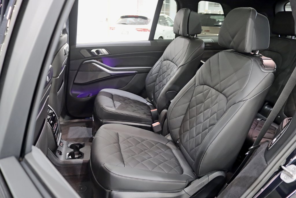 Used 2026 BMW X7 xDrive40i w/ M Sport Package AWD/4WD image 30