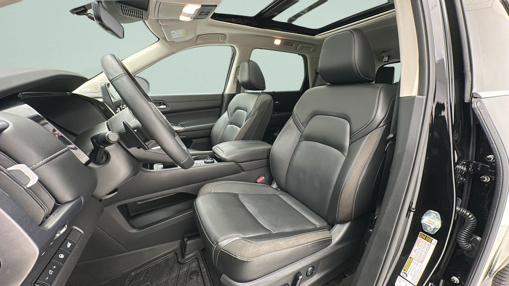 Used 2024 Nissan Pathfinder SL w/ SL Premium Package AWD/4WD image 14
