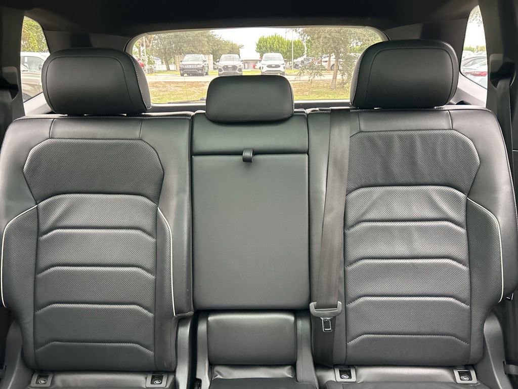 Used 2022 Volkswagen Tiguan SEL R-Line image 14