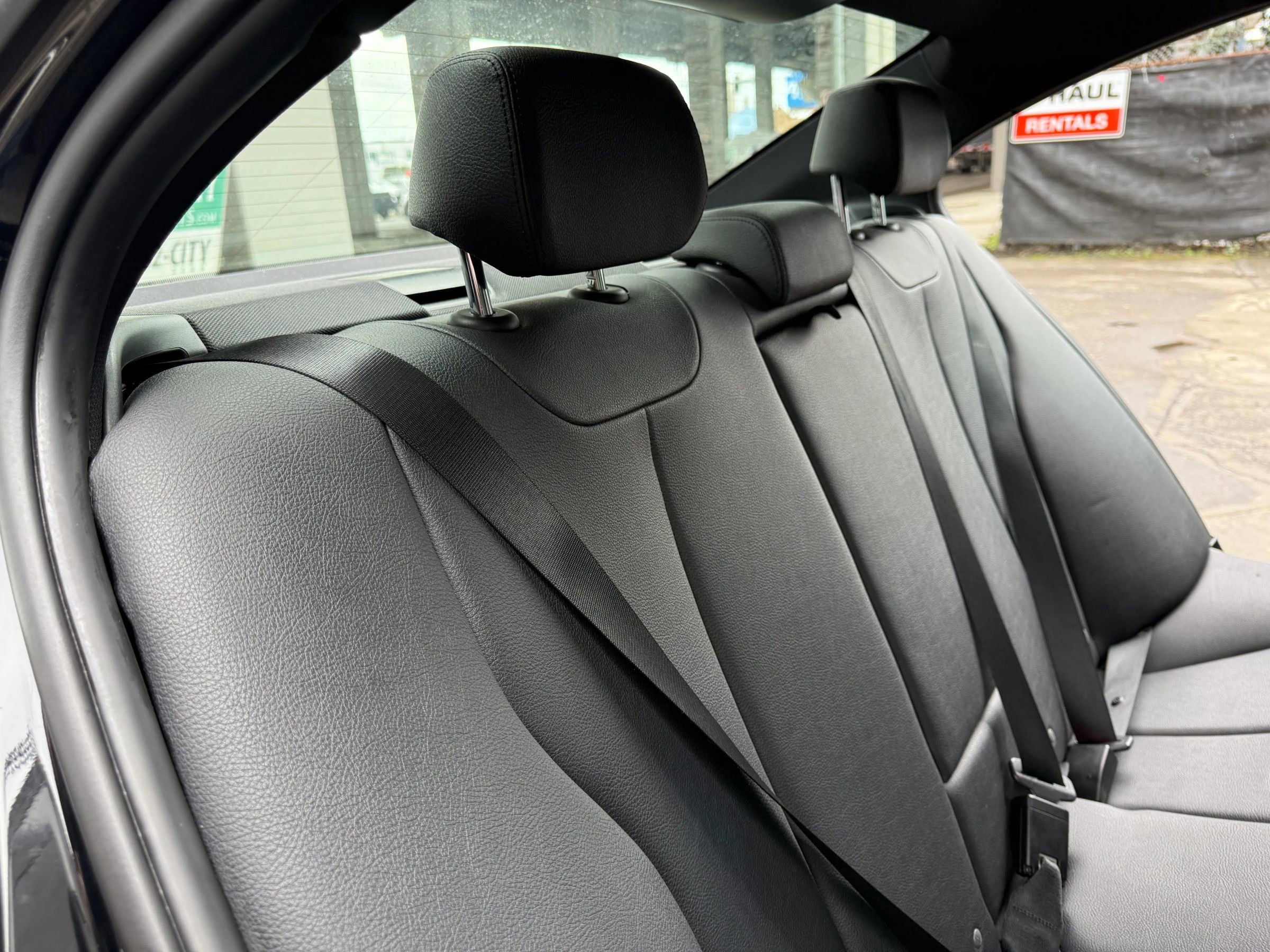 Used 2015 BMW 320i Sedan RWD image 18