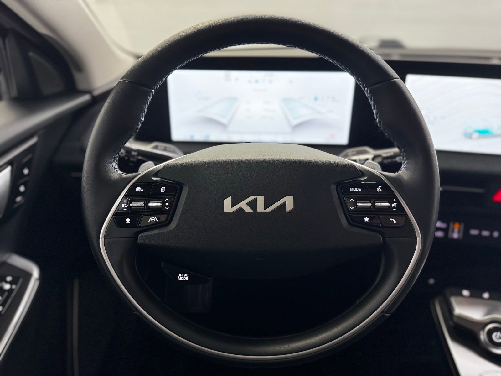 Used 2022 Kia EV6 Wind image 18