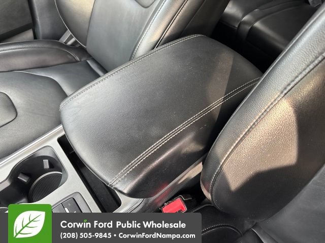 Used 2022 Ford Edge Titanium AWD/4WD image 23