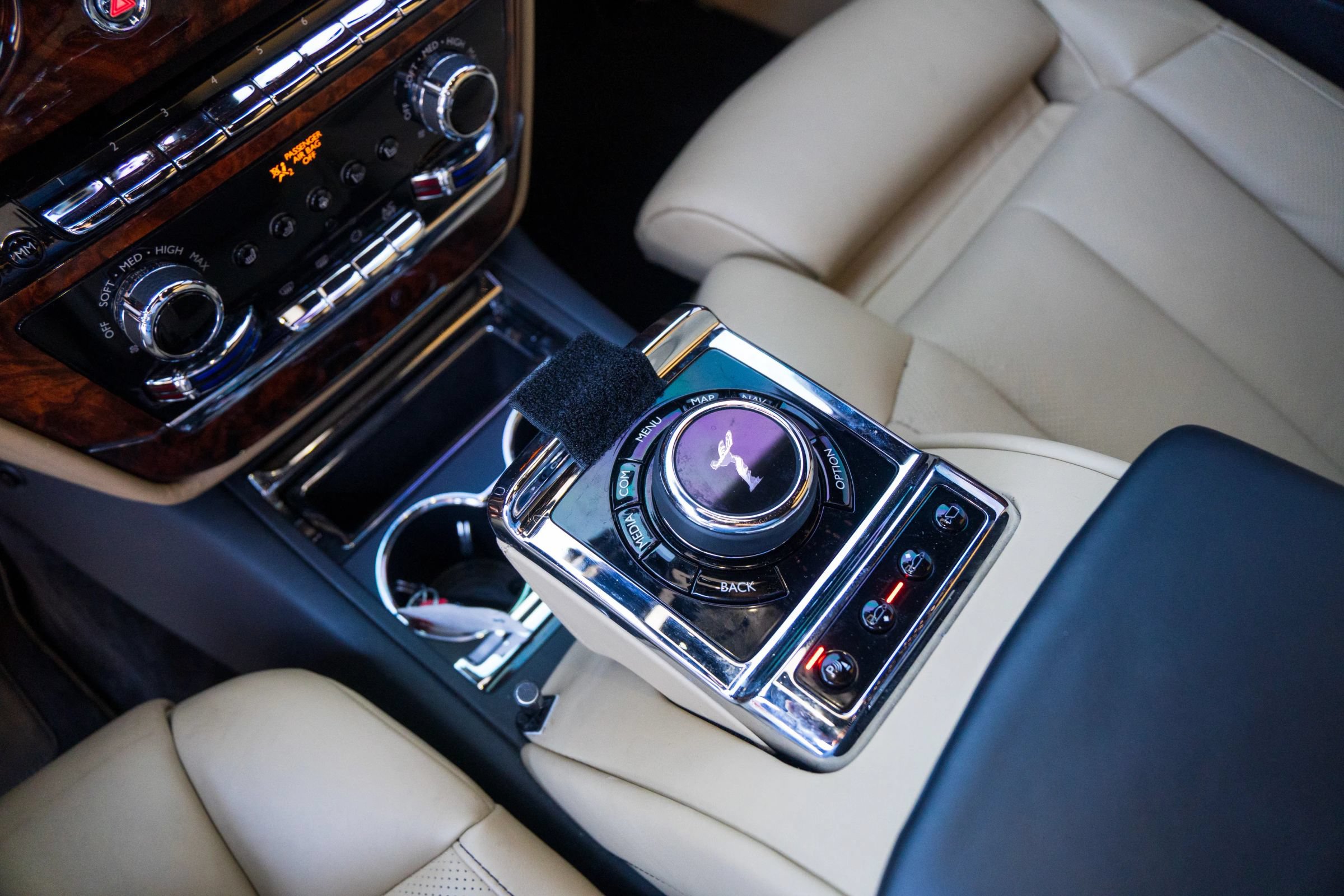 Used 2018 Rolls-Royce Phantom Extended Wheelbase RWD image 34