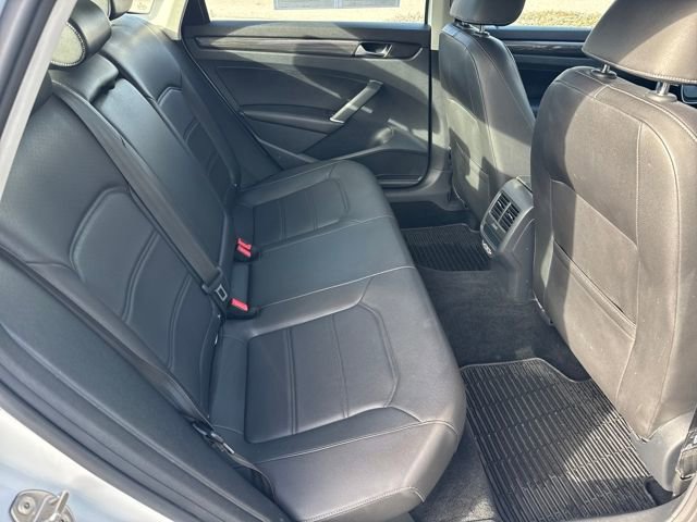 Certified 2020 Volkswagen Passat 2.0T R-Line image 38