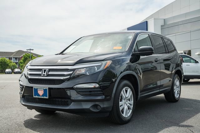 Used 2017 Honda Pilot LX image 3