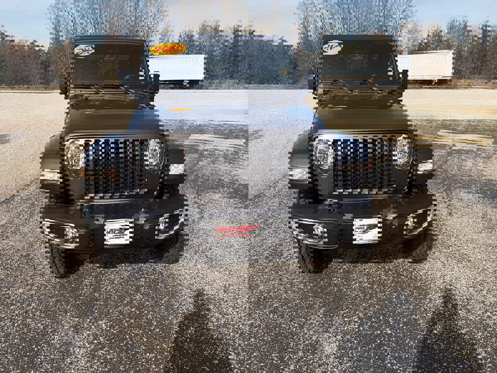 Used 2023 Jeep Gladiator Sport image 10