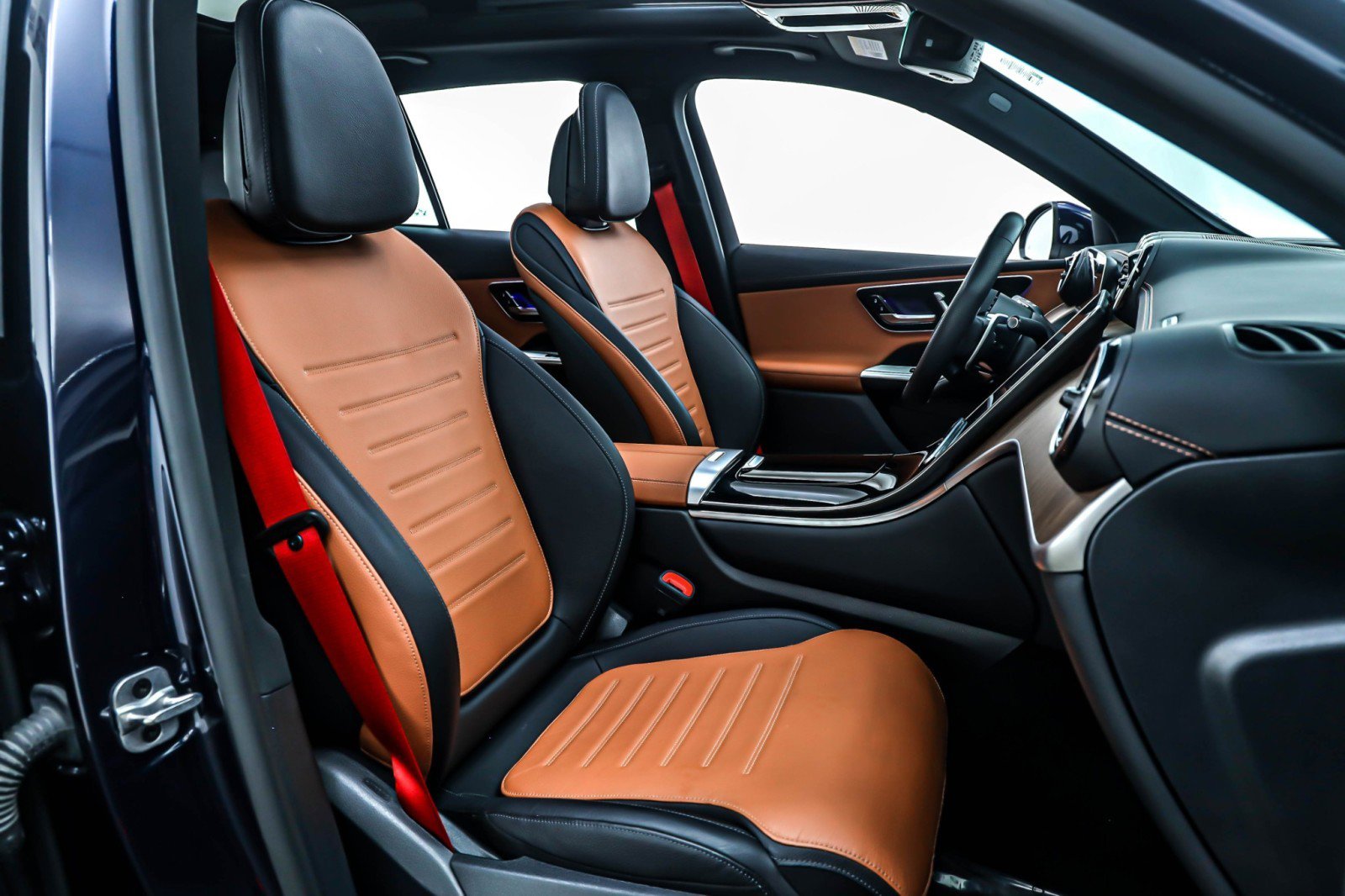 Certified 2024 Mercedes-Benz GLC 43 AMG 4MATIC image 8