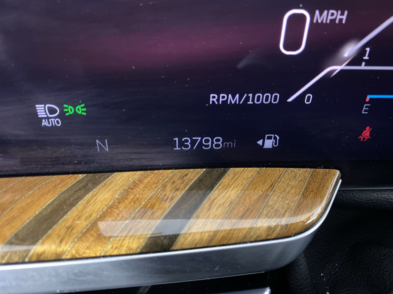 Certified 2025 Cadillac Escalade Premium Luxury Platinum image 4