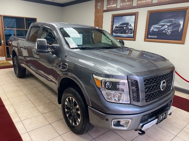 Used 2017 Nissan Titan PRO-4X w/ Pro-4x Convenience Package AWD/4WD image 3